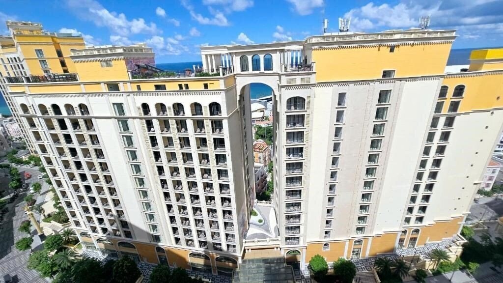 Отель Azure Premium Apartments 3*